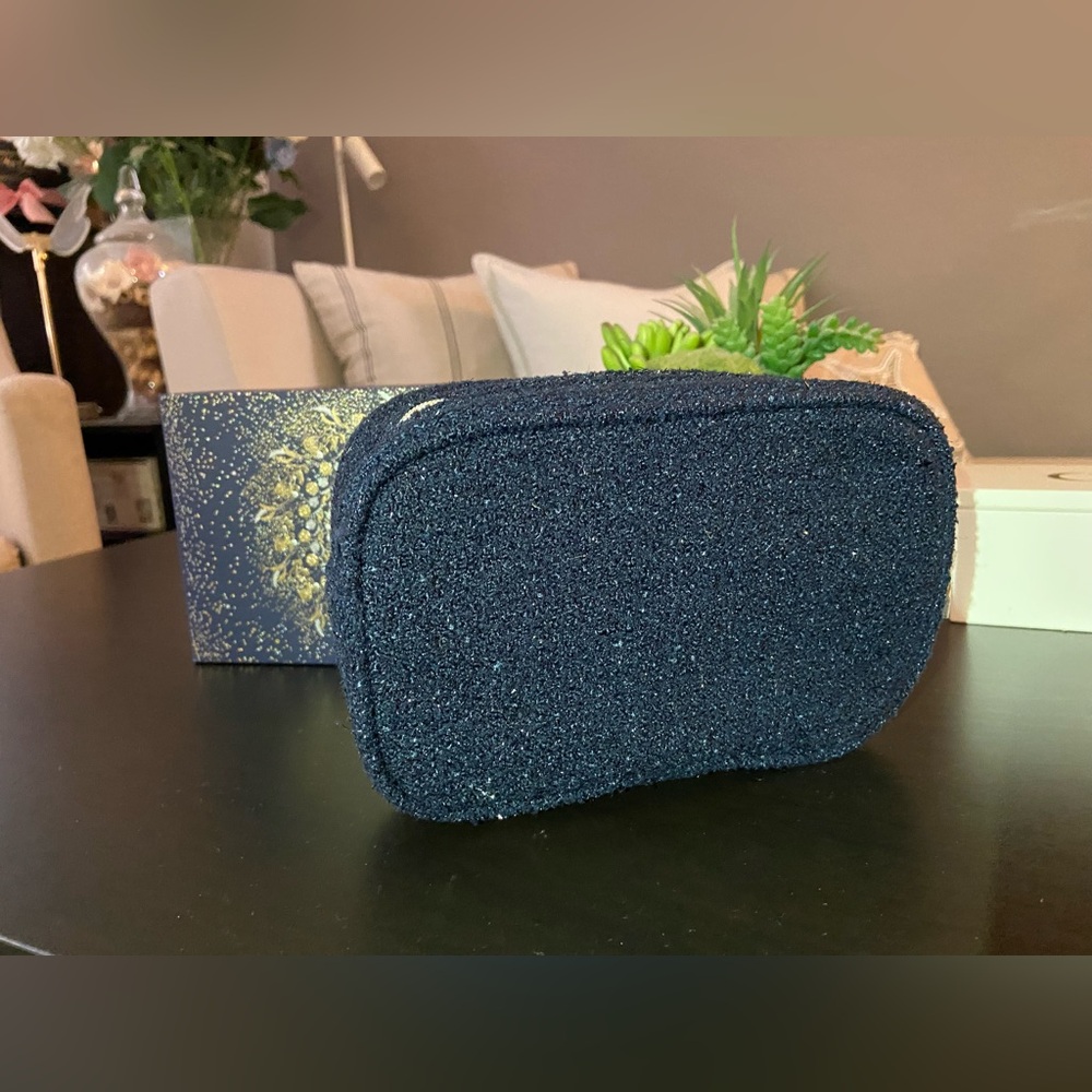 CHANEL Makeup Bag 2025 Holiday Navy Pouch Only Limited Edition! Authentic! NEW! - Picture 5 of 8